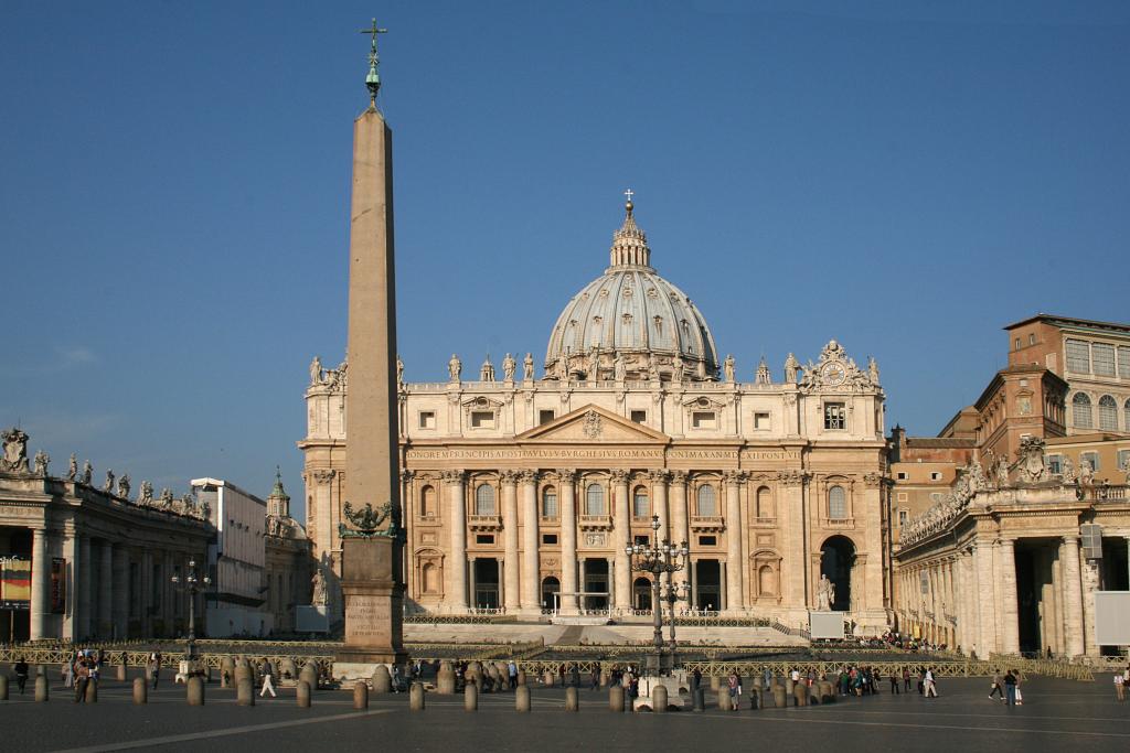 Photo : Ktotv Vatican : Léon XIV réunit 187 délégués pour évaluer Amoris laetitia
