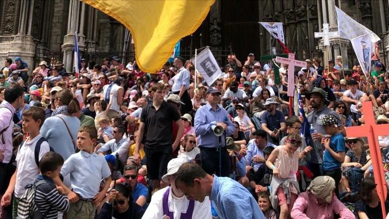 Allô ? Les jeunes ? C’est pour le synode !