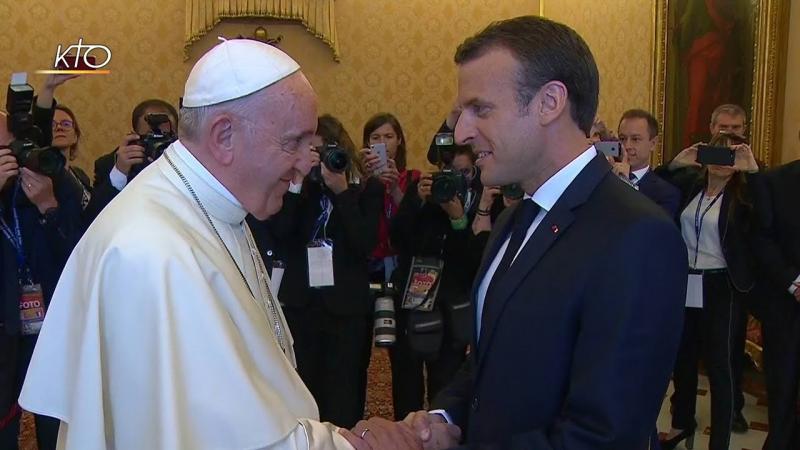 Le président Emmanuel Macron est reçu par le pape François le 24 octobre