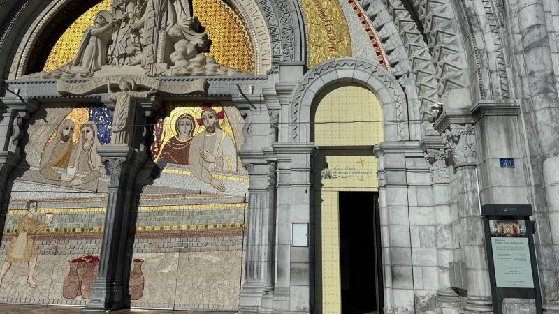 Les mosaïques de Marko Rupnik recouvertes à Lourdes
