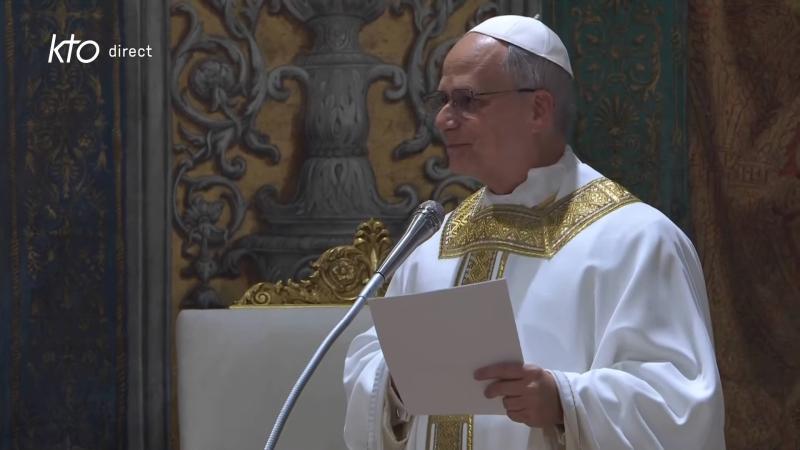 « Disparaître pour que le Christ demeure » : le dépouillement au cœur de la première homélie de Léon XIV