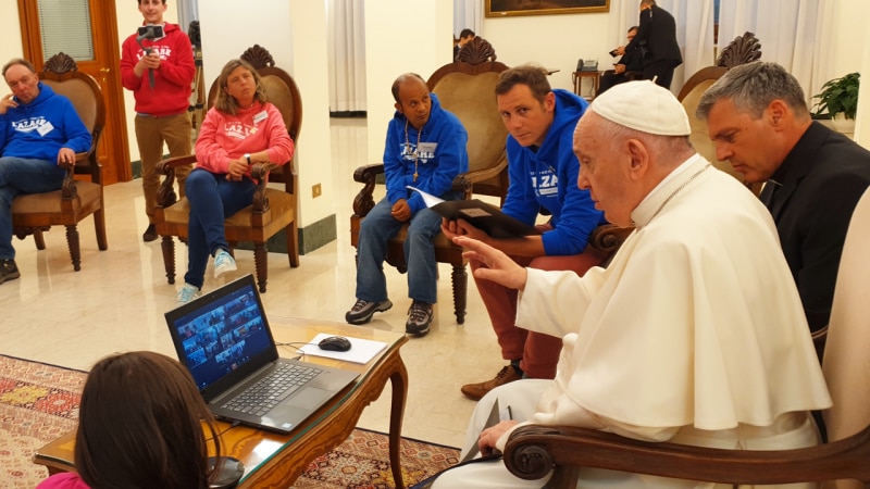 Une visioconférence avec le pape